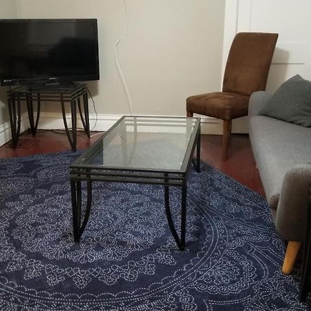 E Michigan Walk Up Furnished 1 Bedroom Apt ランシング エクステリア 写真